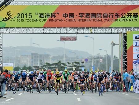 上演“速度与激情”这场摩托车赛事全程高燃